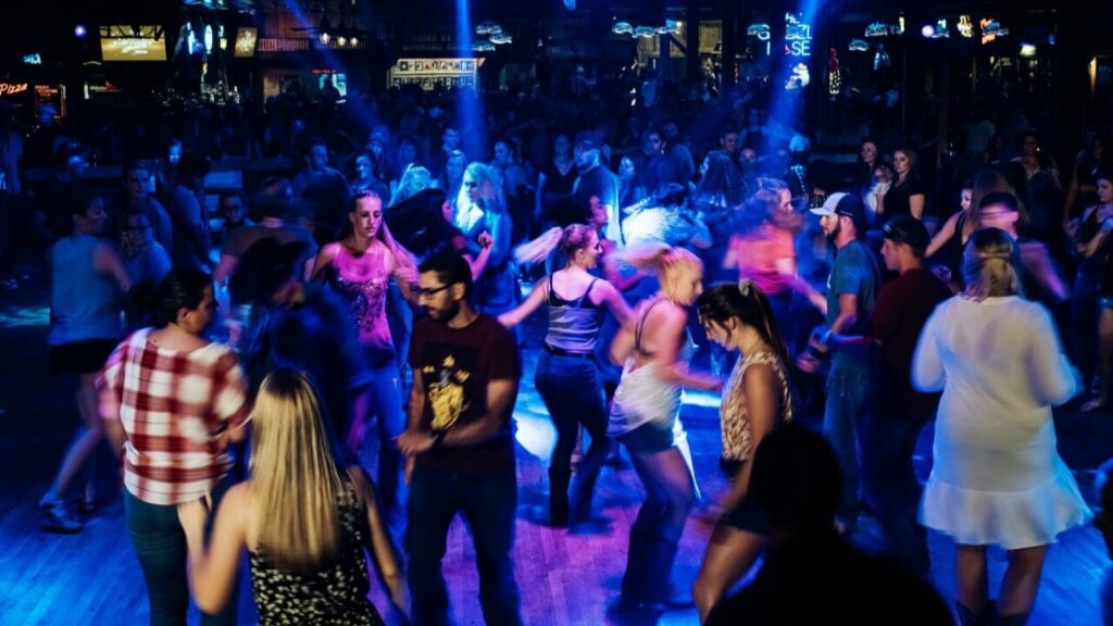 The Grizzly Rose In Denver Colorado the-grizzly-rose-in-denver-colorado