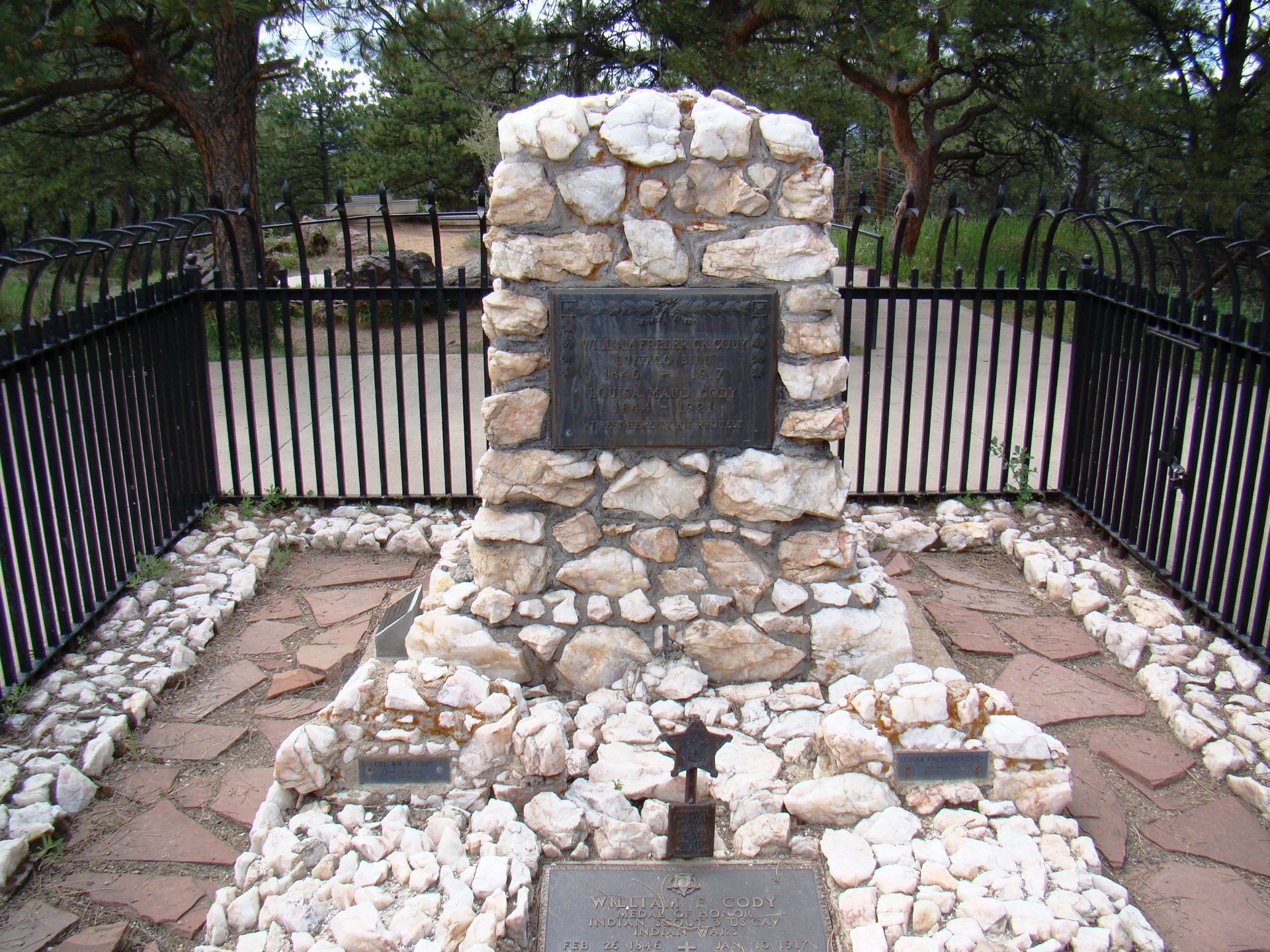 Buffalo Bill Museum & Grave – Lariat Trail Scenic Mountain: Buffalo Bill's grave atop Lookout Mtn